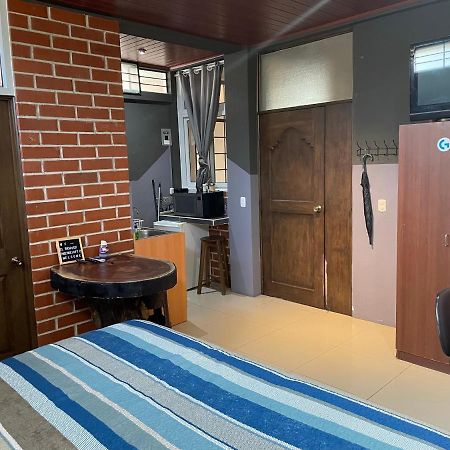 Huehueloft1 Estacionamiento Y Wifi Apartment เอวเอวเตนานโก ภายนอก รูปภาพ