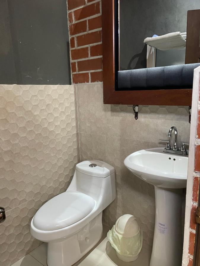 Huehueloft1 Estacionamiento Y Wifi Apartment เอวเอวเตนานโก ภายนอก รูปภาพ